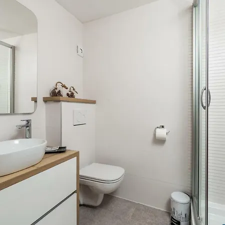 Seafront Voyo Apartment *
