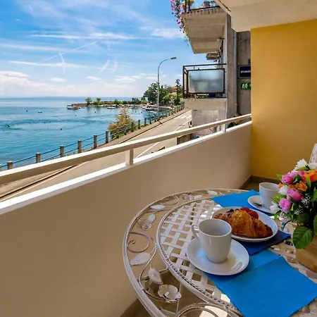Apartment Seafront Voyo *