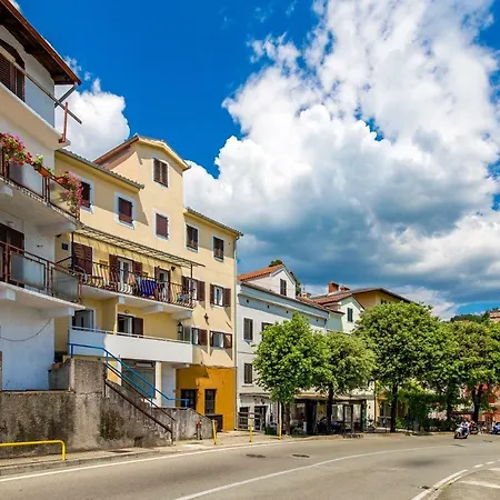 Apartment Seafront Voyo